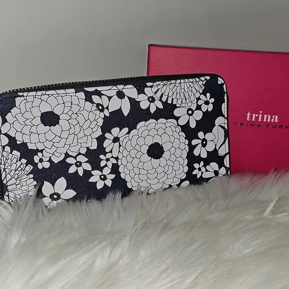 Trina Turk Blue and White Floral Full Zip Around Wallet - Picture 8 of 10